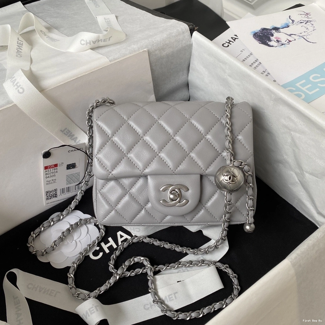 First Bag Ru FLAP BAG CHANEL 17CM 0715